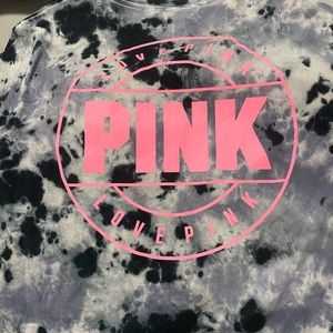 VS Pink tee